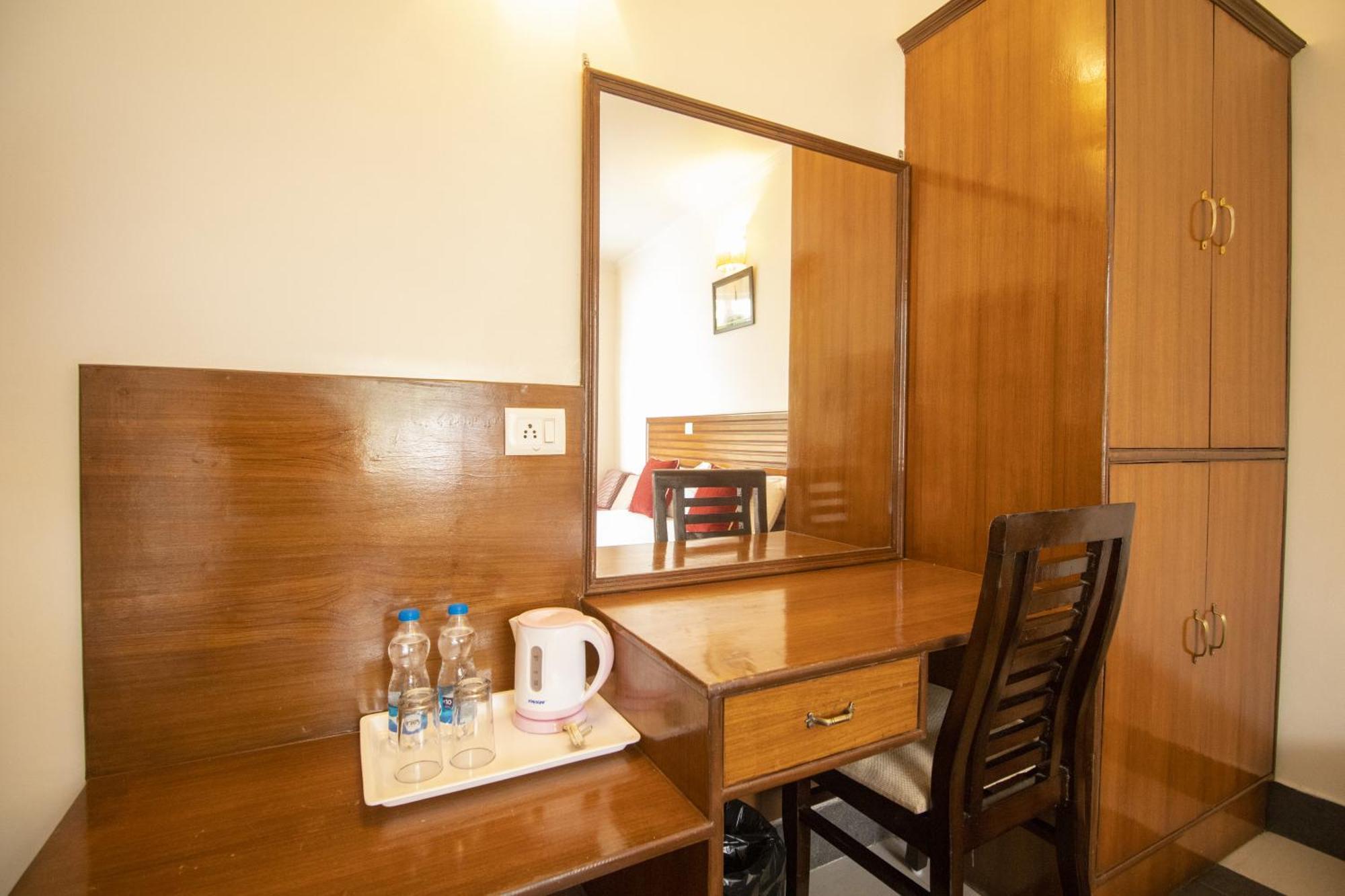 Wow Stayz2 Hotel The Lodge Dharamshala Exterior photo