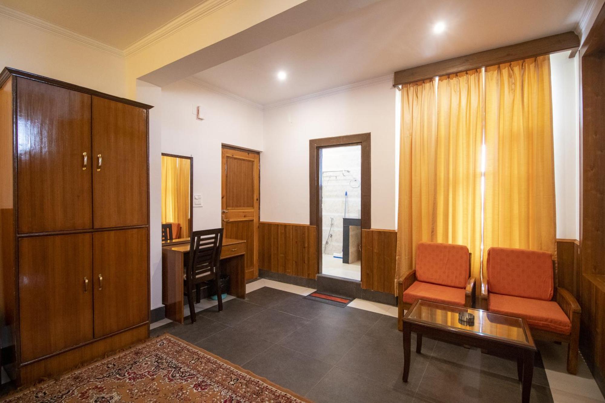 Wow Stayz2 Hotel The Lodge Dharamshala Exterior photo