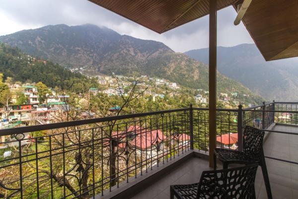 Wow Stayz2 Hotel The Lodge Dharamshala Exterior photo