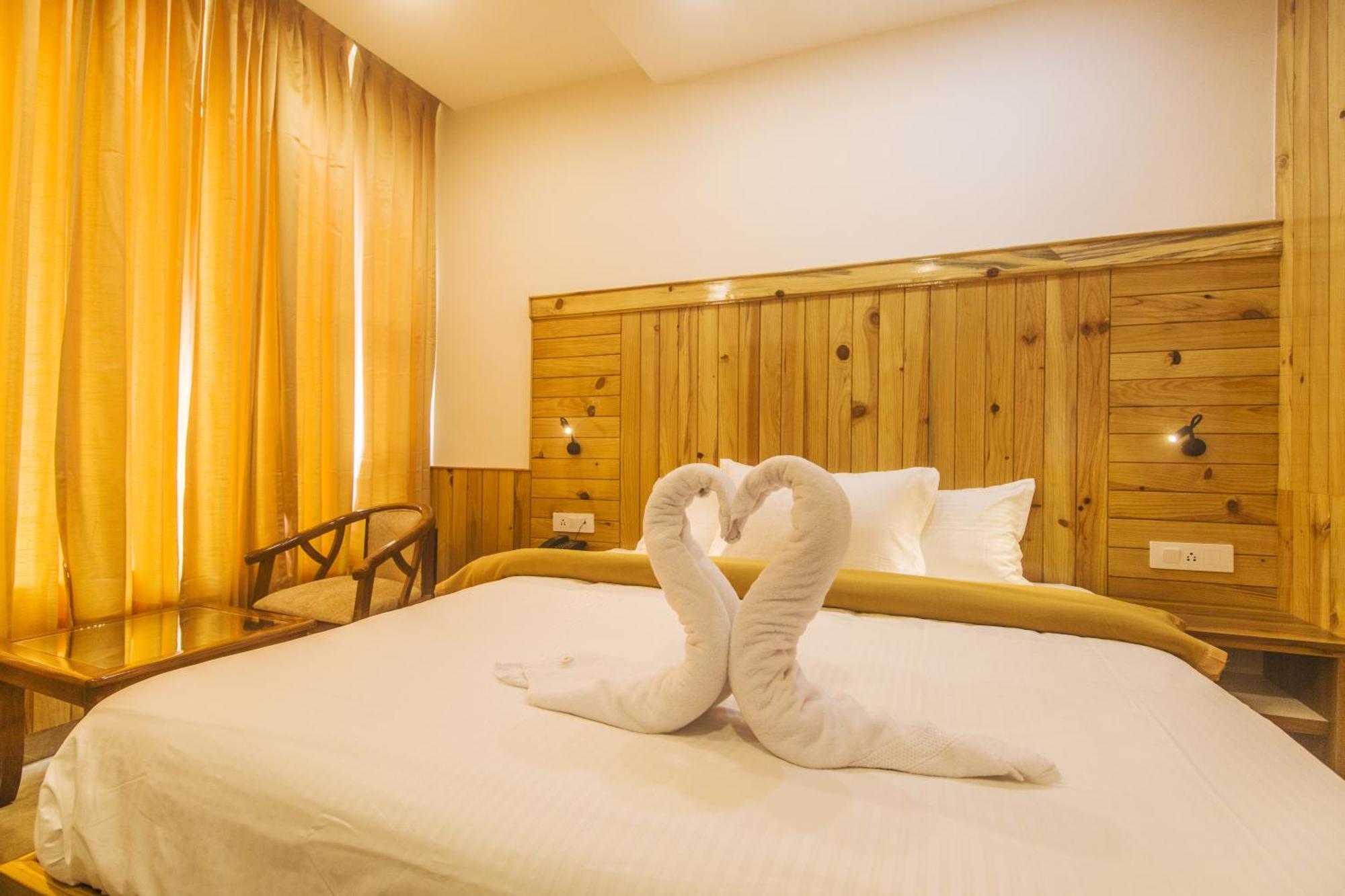 Wow Stayz2 Hotel The Lodge Dharamshala Exterior photo