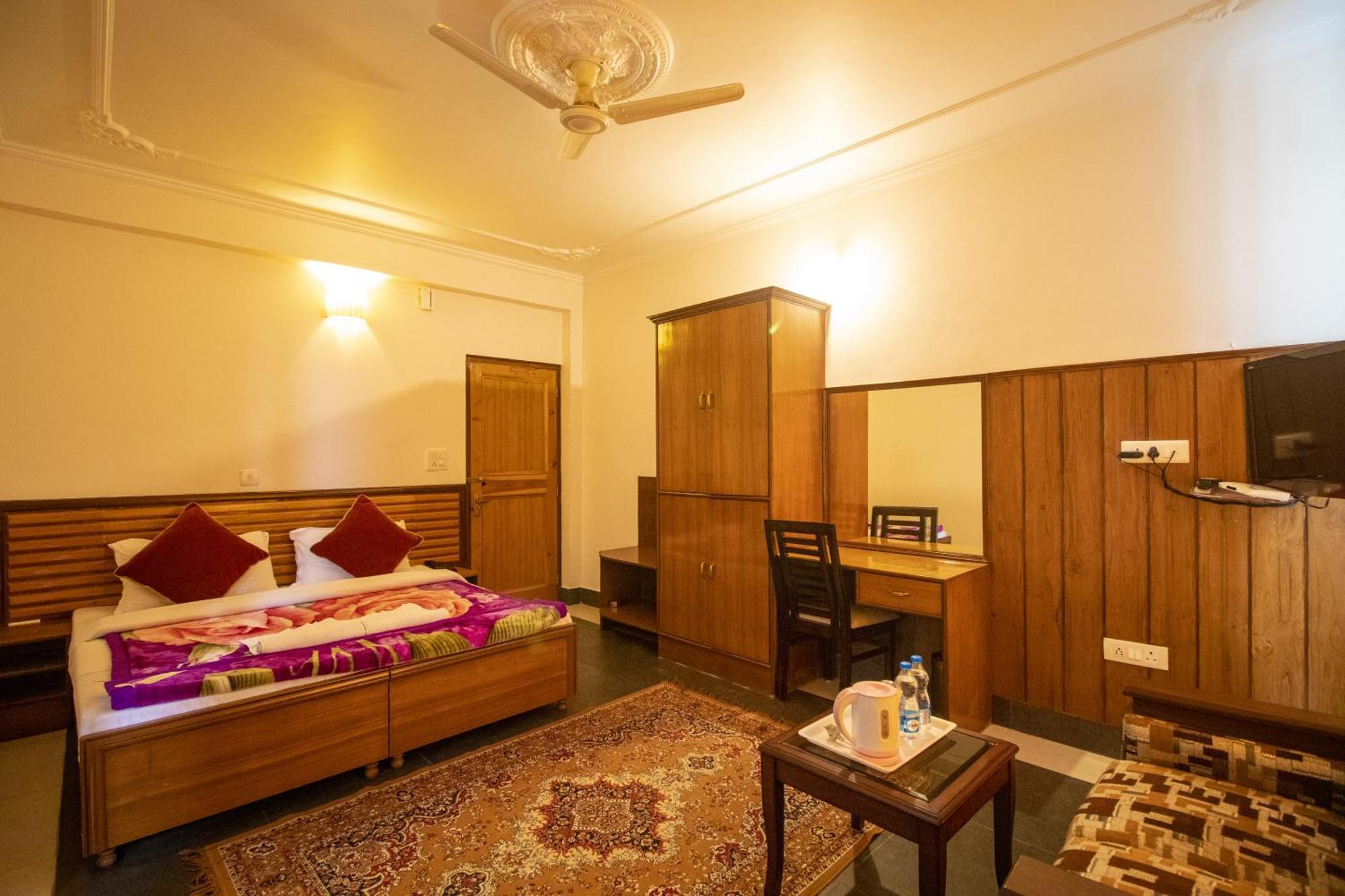 Wow Stayz2 Hotel The Lodge Dharamshala Exterior photo