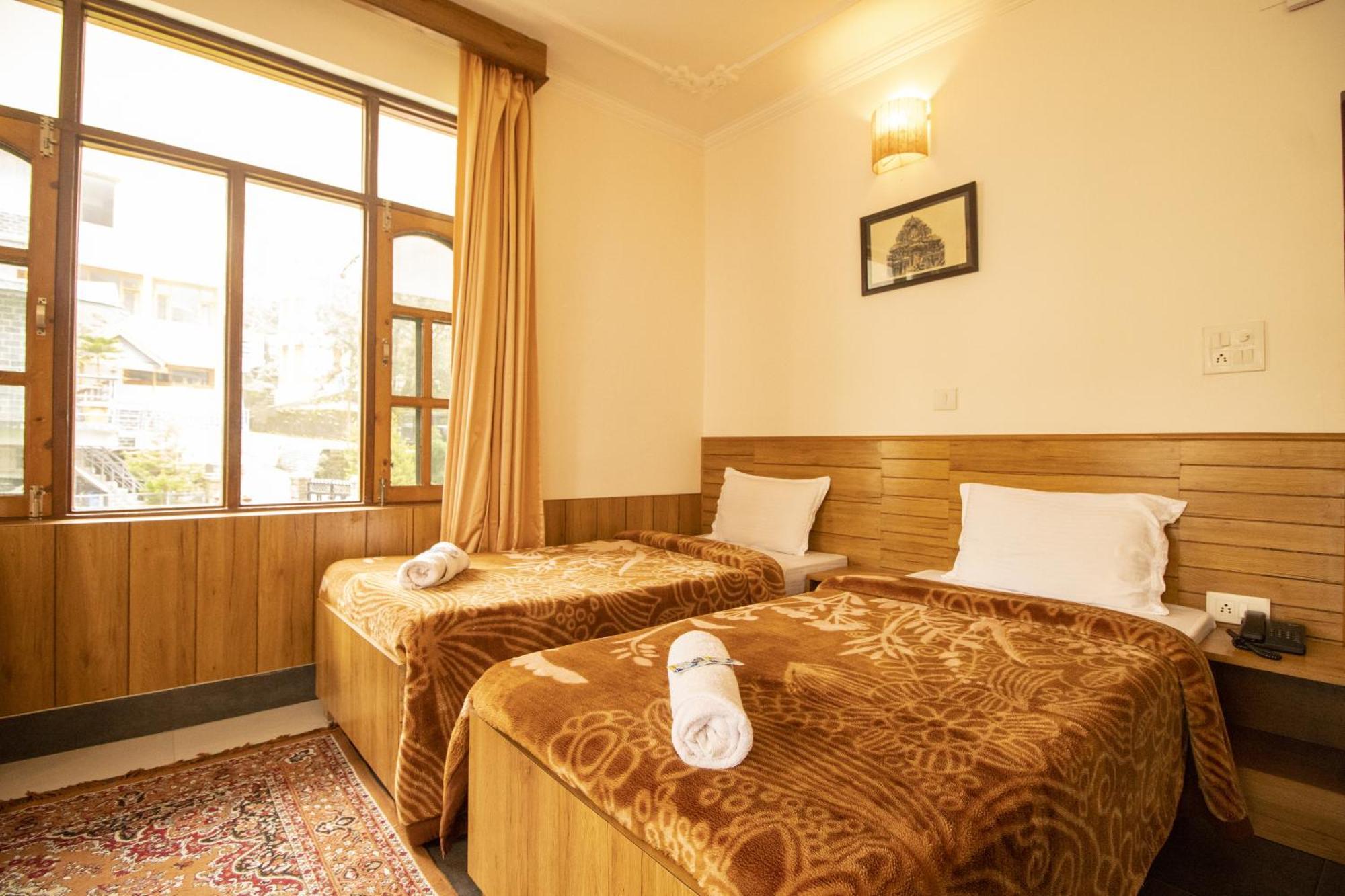 Wow Stayz2 Hotel The Lodge Dharamshala Exterior photo