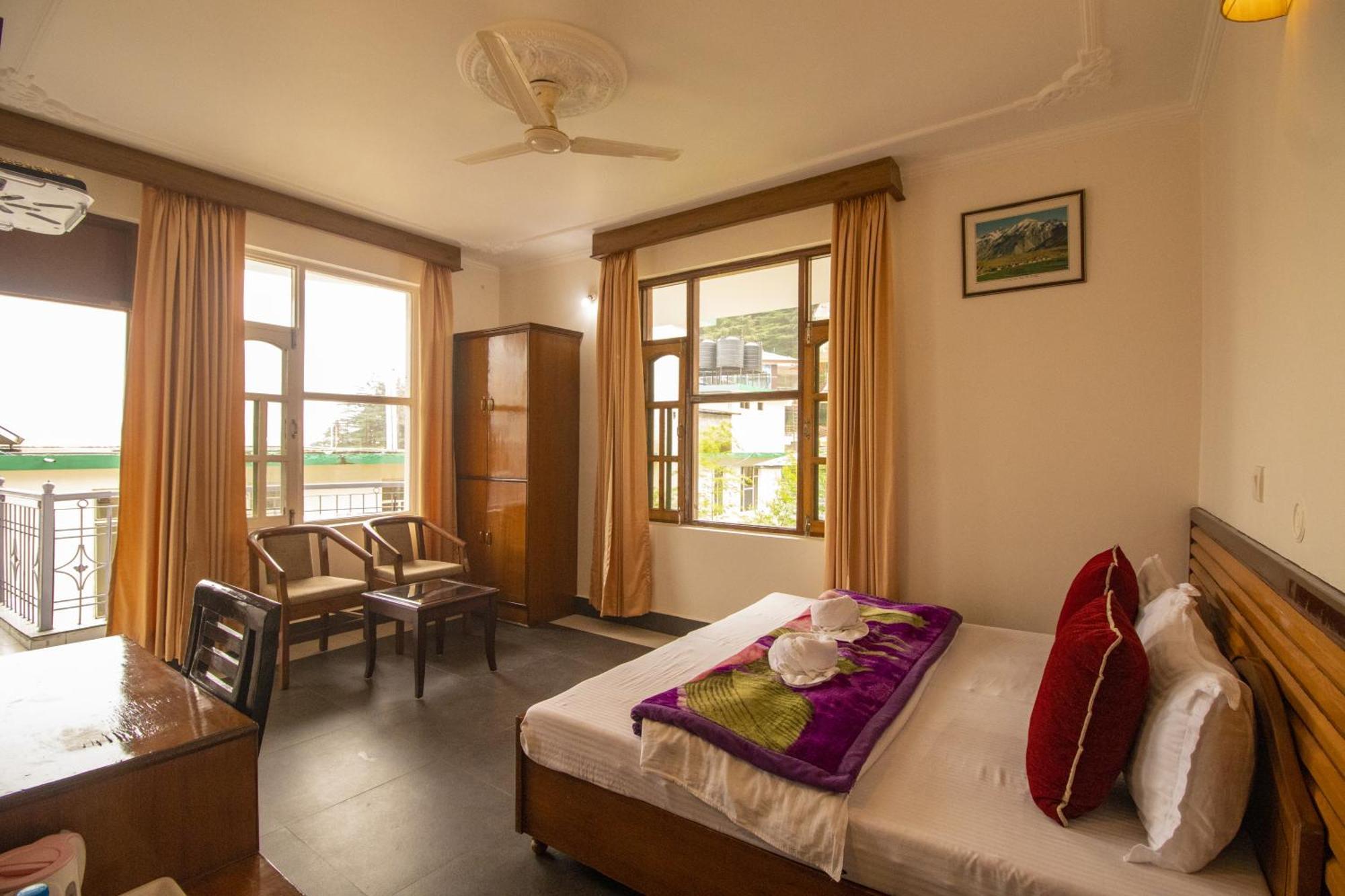 Wow Stayz2 Hotel The Lodge Dharamshala Exterior photo
